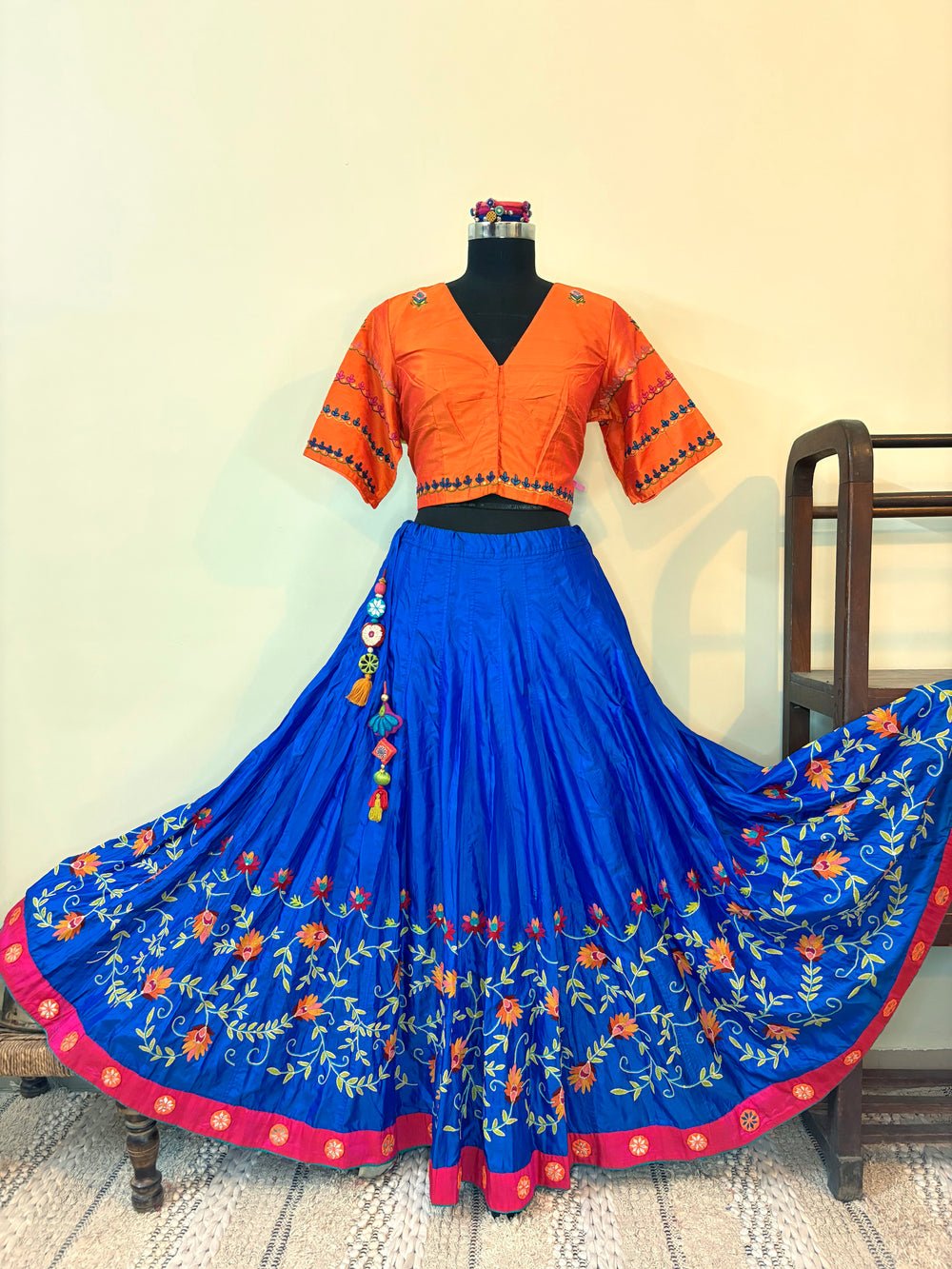 Black and gold raw silk Marodi dupatta