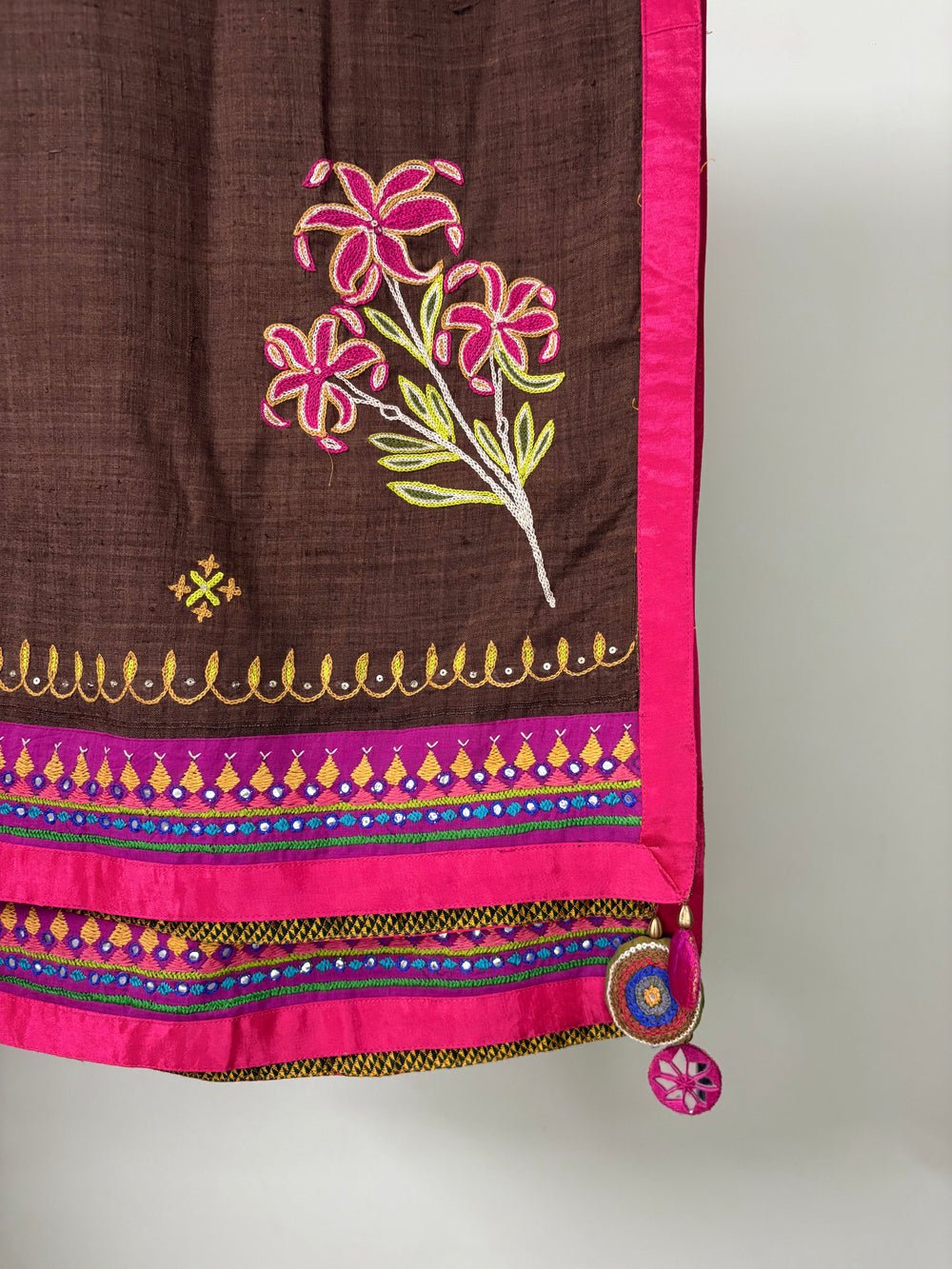 Aari embroidery detail